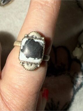 Sterling Silver White Buffalo Statement Ring Size 6.5